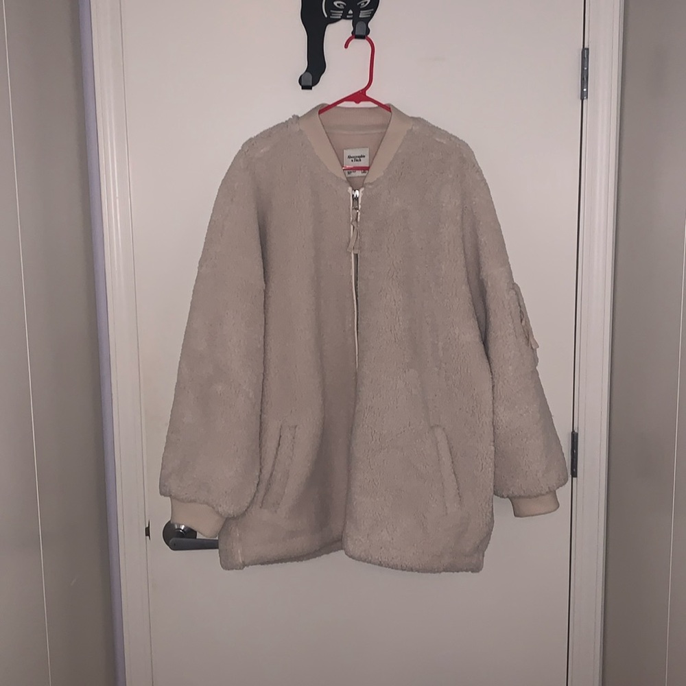 Abercrombie & Fitch oversized fleece bomber jacket!